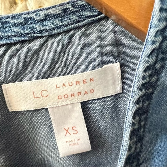 LC LAUREN CONRAD Cold Shoulder CHAMBRAY Ruffle Blouse COLD SHOULDER Top XS - Picture 4 of 11